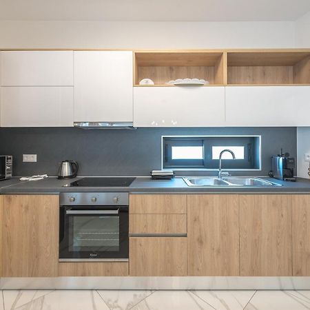 Newly Renovated Apt In The Heart Of Kerameikos Atenas Exterior foto