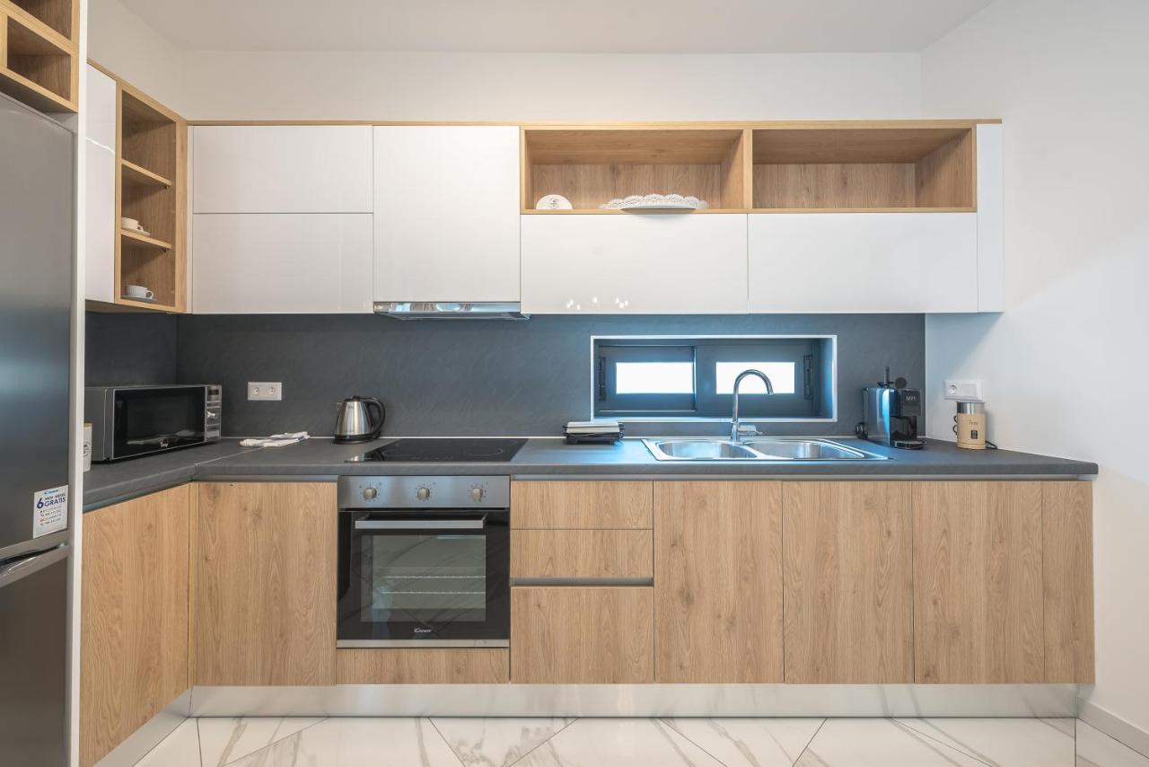 Newly Renovated Apt In The Heart Of Kerameikos Atenas Exterior foto